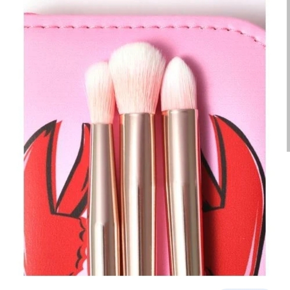 REVOLUTION Friends Brush Set - Picture 3 of 4